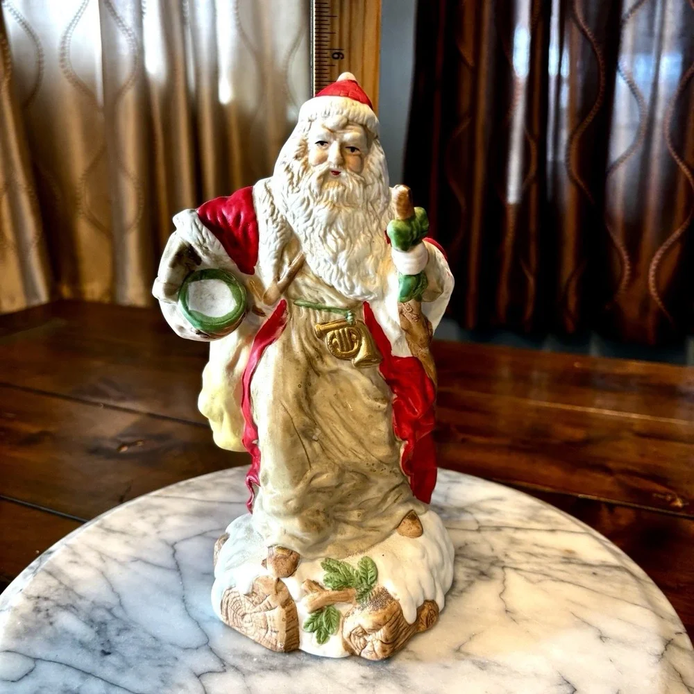 VTG Hiking Santa Clause Snow Ceramic Figurine Music Box ~‎ White Christmas Song